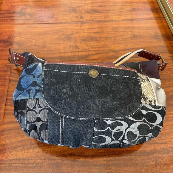 Classic coach purse - Picture 2 of 10